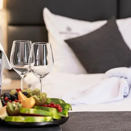 Jurajski Krysztal Hotel