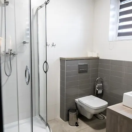 Jurajski Krysztal 4*